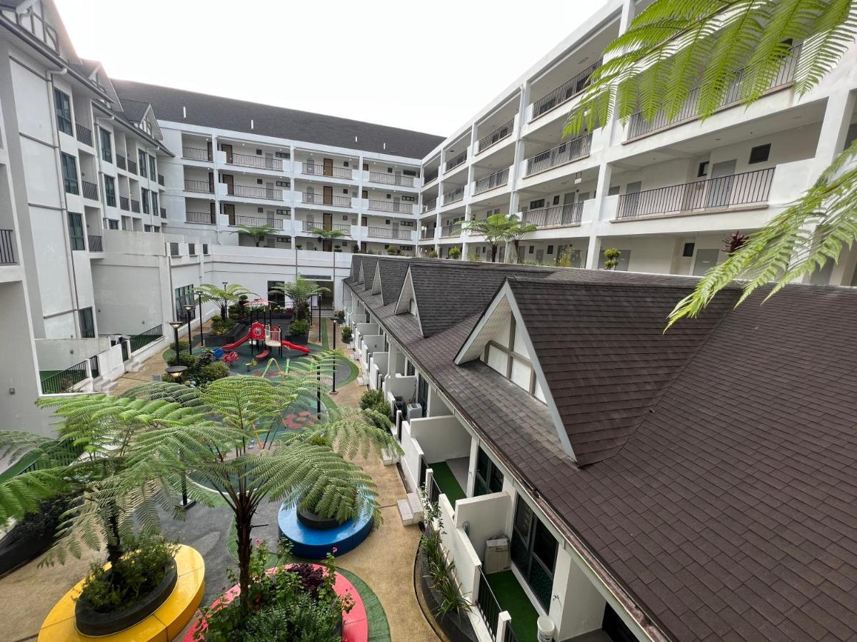 Blue Jade Studios Tanah Rata Luaran gambar
